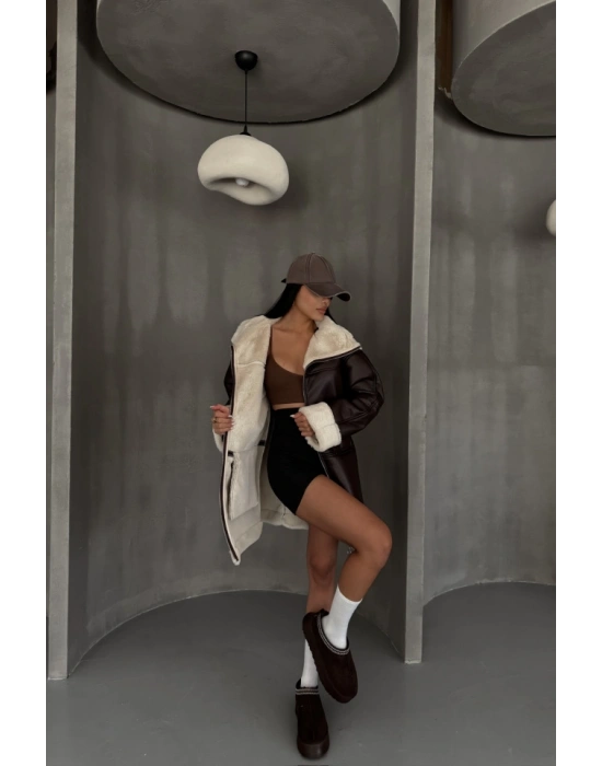 DERİ ONT KOL VE YAKA PELUŞ KAPAKSIZ CEP DETAYLI  Kahverengi