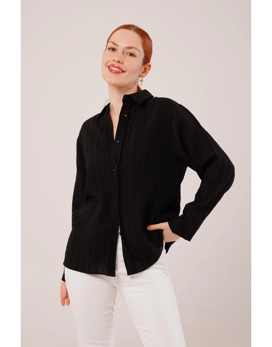 Düğmeli Ve Çizgi Detaylı iyah Gömlek