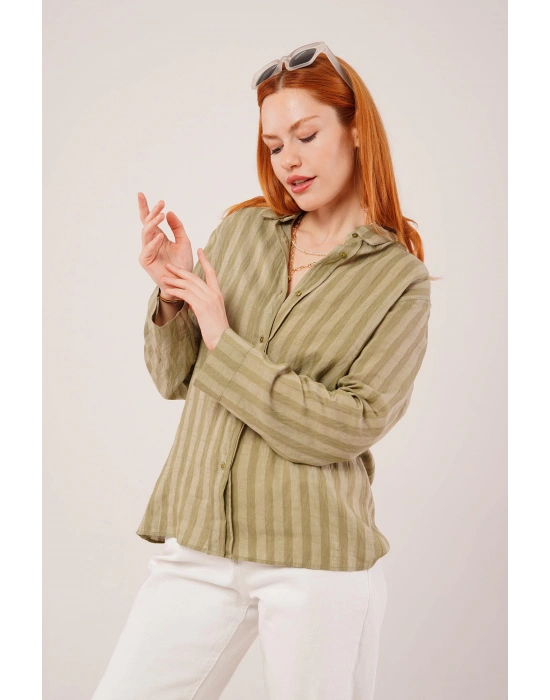 Düğmeli Ve Çizgi Detaylı Yeşil Gömlek
