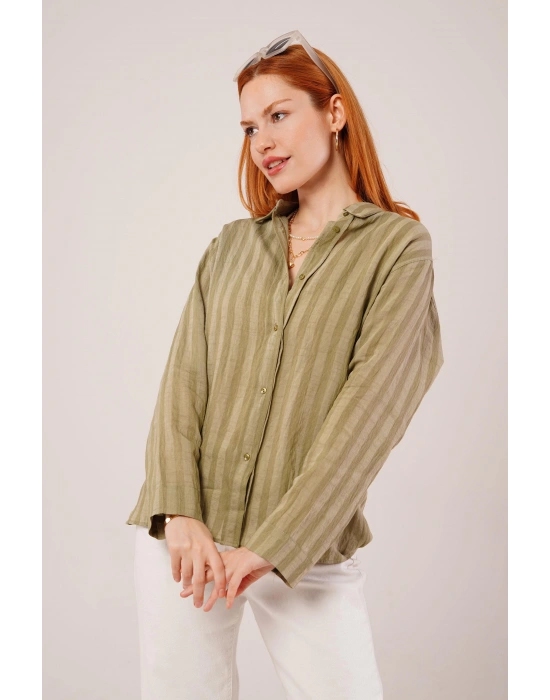Düğmeli Ve Çizgi Detaylı Yeşil Gömlek