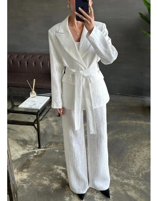 Ekru Beli Kuşaklı Ceket Ve Pantolon Parlak Takım