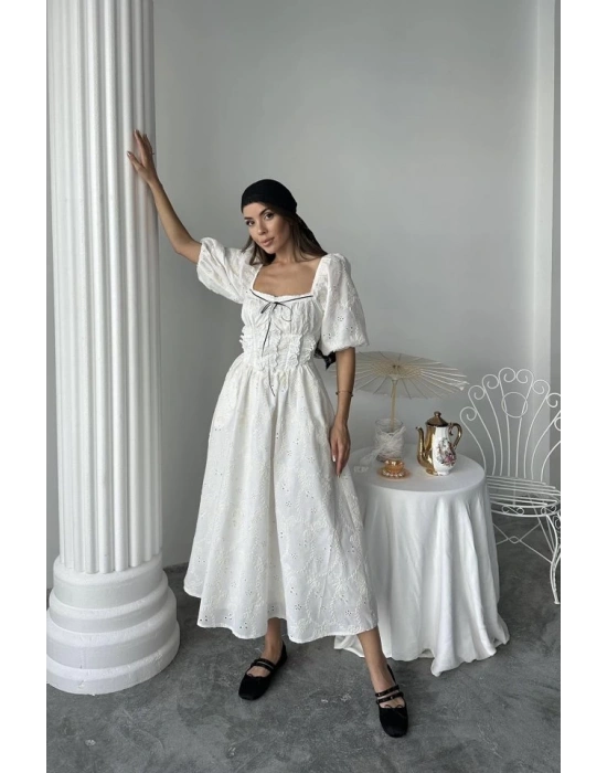 Ekru Dantel Detaylı Brode Elbise