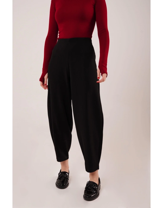 Havuç Kesim Siyah Pantolon