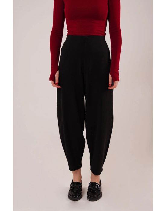 Havuç Kesim Siyah Pantolon