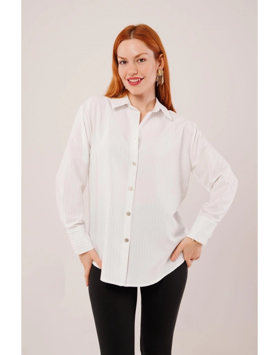 İnce Çizgi Detaylı Beyaz Gömlek