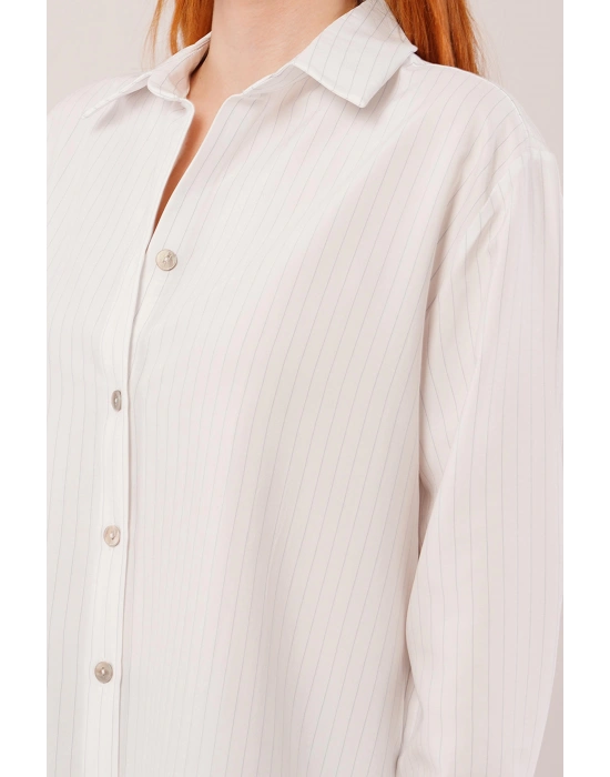 İnce Çizgi Detaylı Beyaz Gömlek