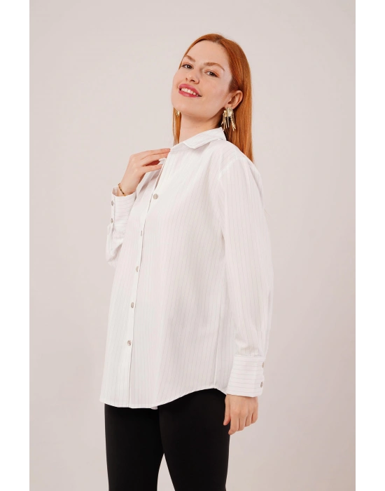 İnce Çizgi Detaylı Beyaz Gömlek
