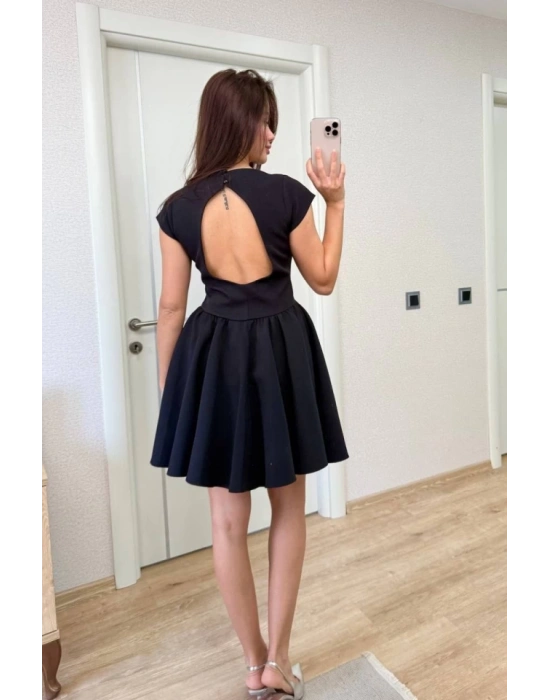 ırt Dekolteli Çan Detaylı ini Elbise  iyah