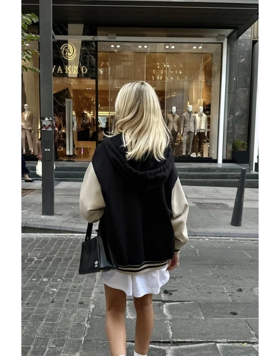 iyah Kapüşonlu Kolej Mont