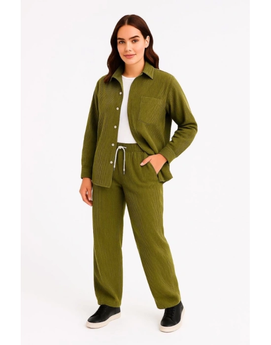 Kadife Oversize Takım – Gömlek Ve Pantolon İkili et Füme Corduroy Şıklığı, Rahat Ve Zarif Duruş Yumuşak Dokulu Kadife Kumaş, Düğmeli Gömlek Üst Ve astikli Pantolon Alt Parça Ile Gün Boyu Konfor Haki