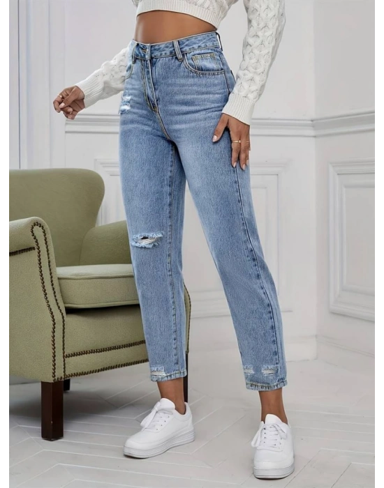 Kadın Açık Mavi Yırtık Mom Fit Kot Pantolon