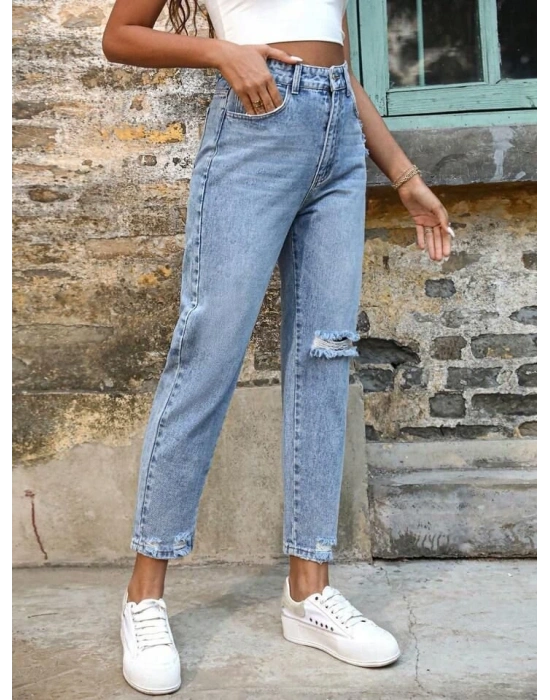 Kadın Açık Mavi Yırtık Mom Fit Kot Pantolon