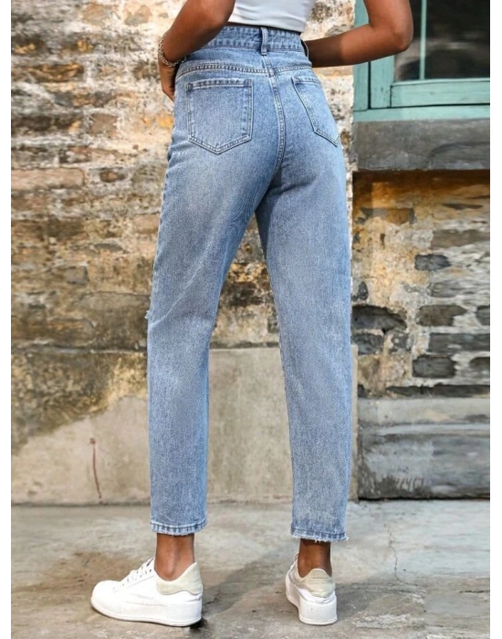 Kadın Açık Mavi Yırtık Mom Fit Kot Pantolon