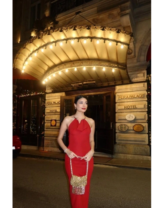 Kadın Aksesuarlı Halter Yaka ırt Dekolte Detay axi Boy Elbise