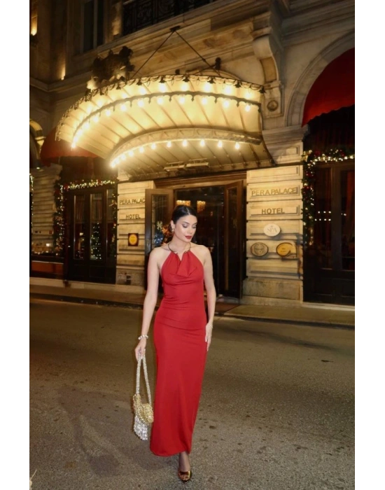 Kadın Aksesuarlı Halter Yaka ırt Dekolte Detay axi Boy Elbise