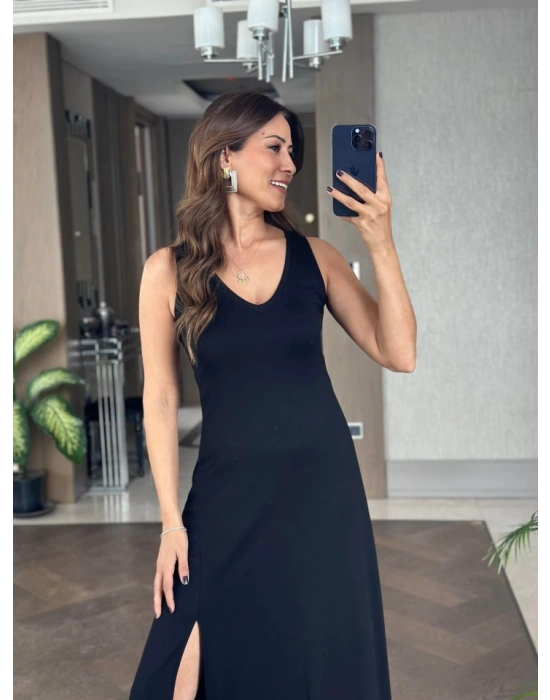 Kadın Askılı V Yakalı Yırtmaçlı Viskon Elbise