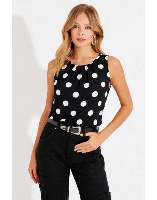 Kadın Askılı Yakası Büzgülü Puantiyeli Atlas Bluz