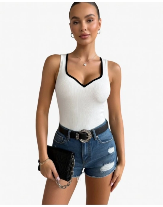 Kadın Beyaz Kalp Yaka Siyah Biyeli Kaşkorse Bluz Atlet