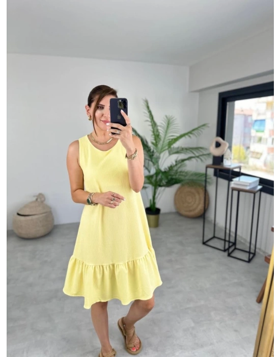 Kadın Bürümcük Kumaş Eteği Fırfır Detaylı Sıfır Kol Elbise