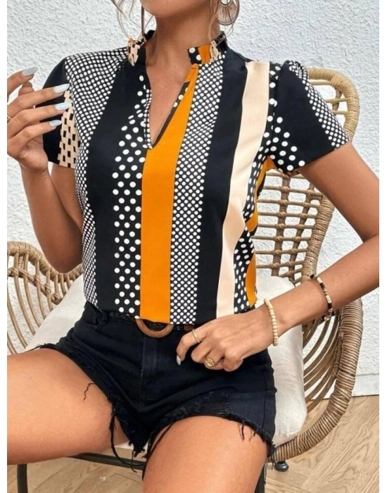 Kadın Çentik Ve Büzgülü Yaka Desenli Mikro Kumaş Bluz