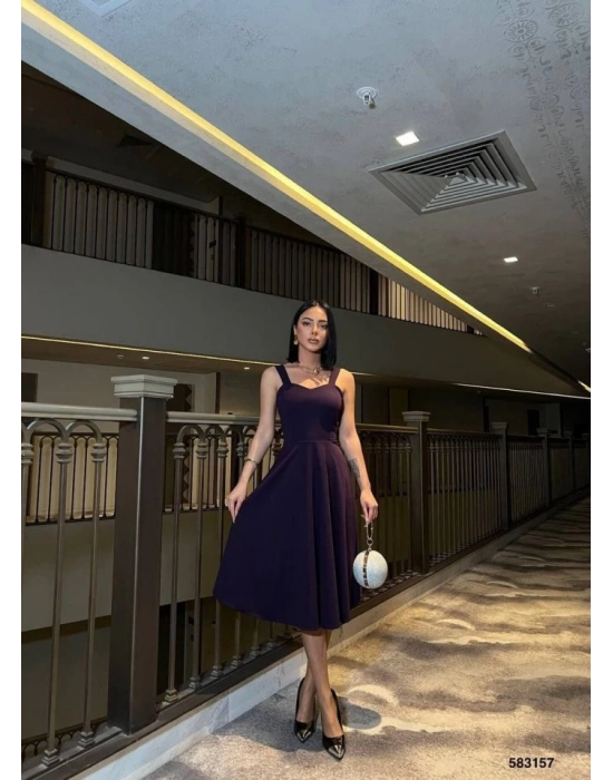 Kadın Dalgıç Krep Kumaş Kalp Yaka Askılı Midi Boy Elbise