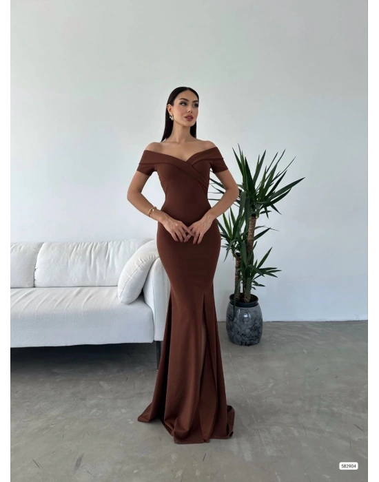 Kadın Dalgıç Kumaş Kayık Yaka Ve Dekolte Detaylı Elbise