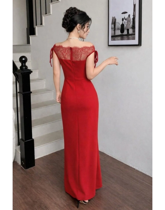 Kadın Göğüs Ve Yakası Dantel Detaylı Kayık Yaka Görünümlü Uzun Ithal Krep Elbise