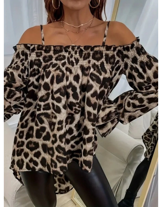 Kadın Ip Askılı Omuzlardan Açık Leopar Desenli Asimetrik Kesim Süprem Bluz