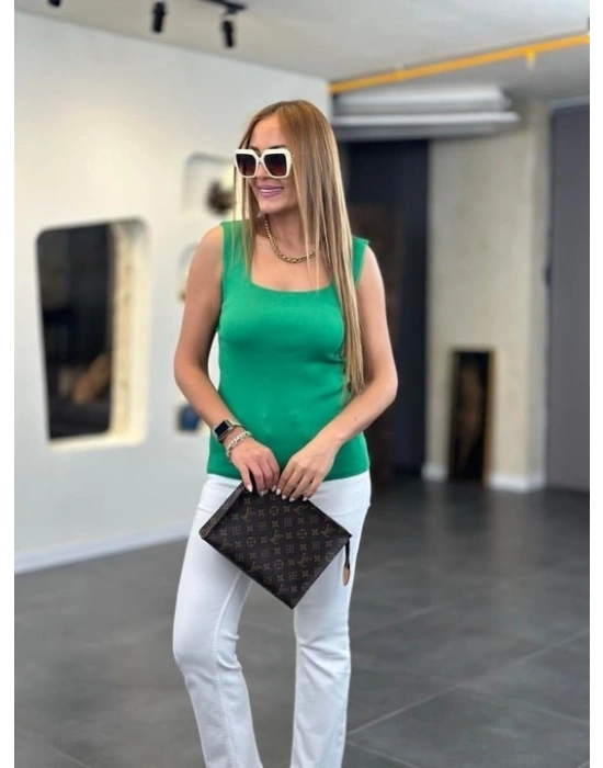 Kadın Kare Yaka Kalın Askılı Beyaz Triko Bluz