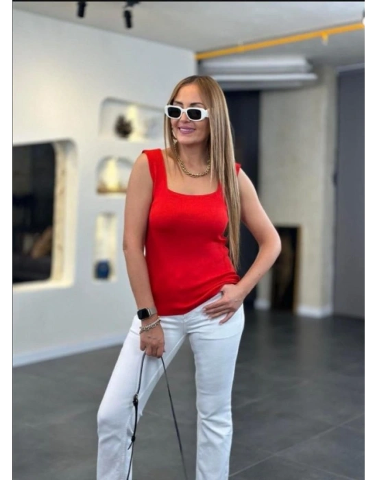 Kadın Kare Yaka Kalın Askılı Beyaz Triko Bluz