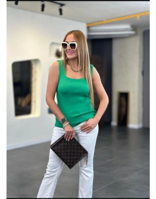 Kadın Kare Yaka Kalın Askılı Beyaz Triko Bluz