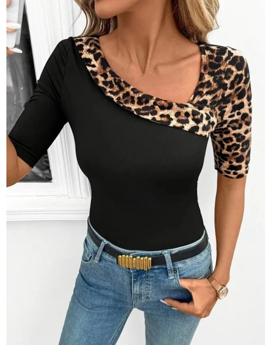 Kadın Kısa Kollu Asimetrik Kesim V Detaylı Leopar Desenli Viskon Bluz