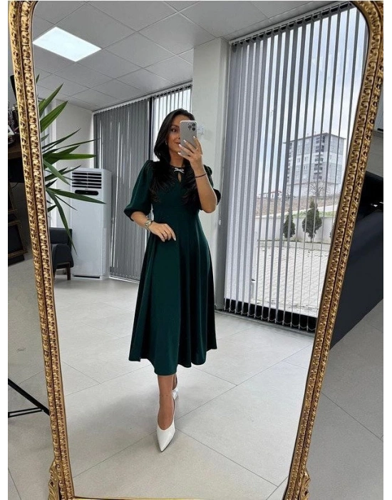 Kadın Kısa Kollu Bisiklet Yaka Fiyonk Broşlu Midi Janjan Krep Elbise