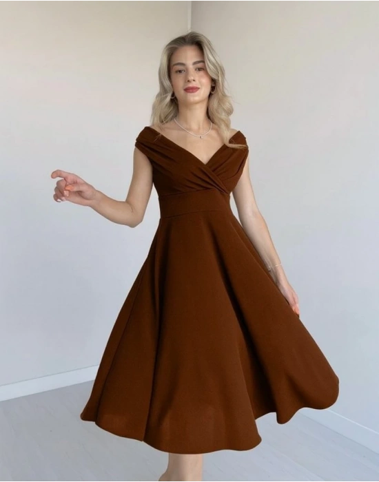 Kadın Kısa Kollu Kruvaze Yaka Eteği Volanlı Krep Elbise