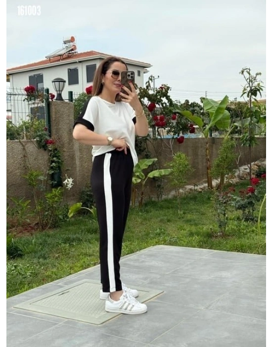 Kadın Kısa Kollu Modal Dokulu Kumaş Yanı şeritli Takım