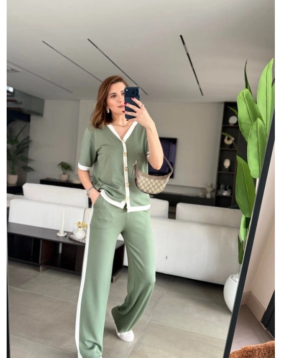 Kadın Kısa Kollu Ribana Ve Gold Düğme Detay Hırka Yanı şeritli Pantolon Ikili Takım