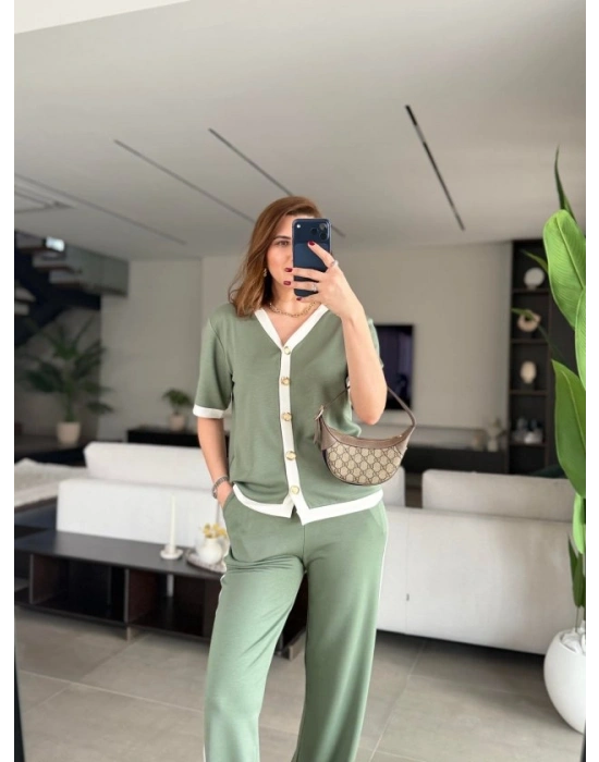 Kadın Kısa Kollu Ribana Ve Gold Düğme Detay Hırka Yanı şeritli Pantolon Ikili Takım