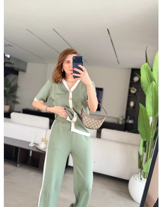 Kadın Kısa Kollu Ribana Ve Gold Düğme Detay Hırka Yanı şeritli Pantolon Ikili Takım