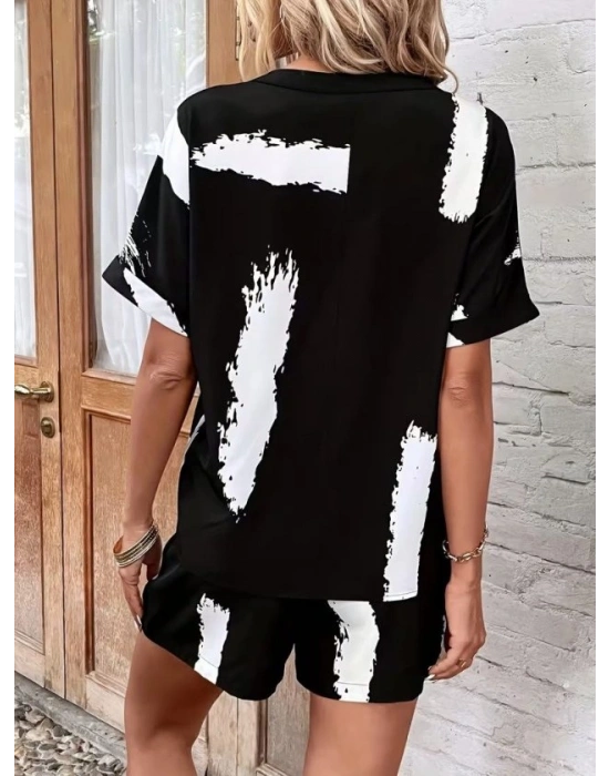 Kadın Kısa Kollu V Yakalı Desenli Bluz Ve Short Ikili Süprem Takım