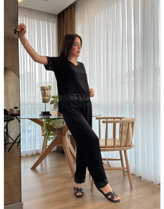 Kadın Kısa Kollu V Yakalı Pul Payetli Viskon Iki Iplik Bluz Ve Pantolon Ikili Takım