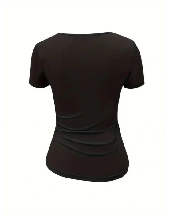 Kadın Kısa Kollu Yakası Açık Lazer Kesik Detaylı Viskon Bluz