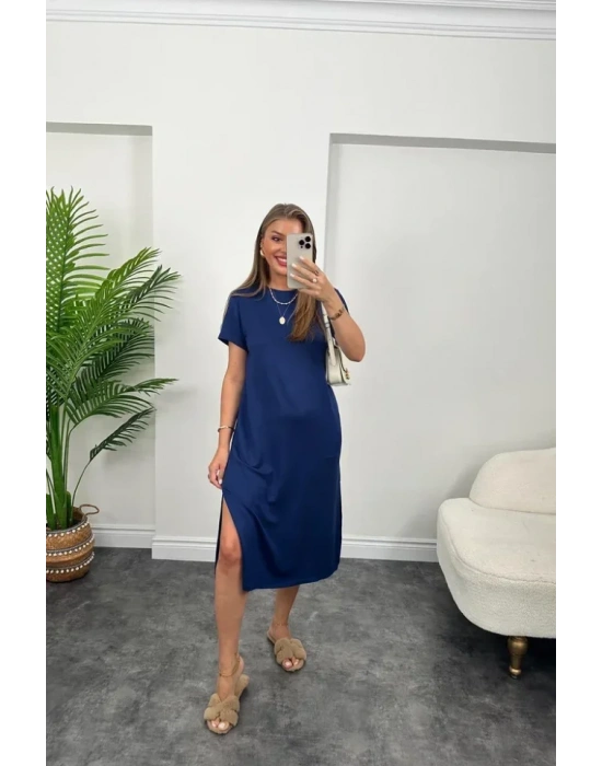 Kadın Kısa Kollu Yırtmaç Detaylı Salaş Viskon Elbise