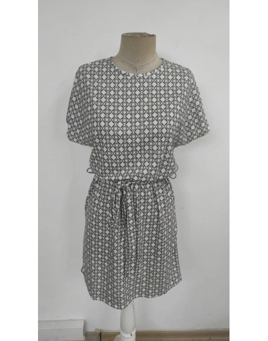 Kadın Kısa Kollu Yuvarlak Yaka Beli Kuşaklı Geometrik Desenli Süprem Elbise