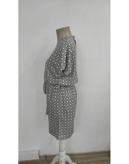 Kadın Kısa Kollu Yuvarlak Yaka Beli Kuşaklı Geometrik Desenli Süprem Elbise