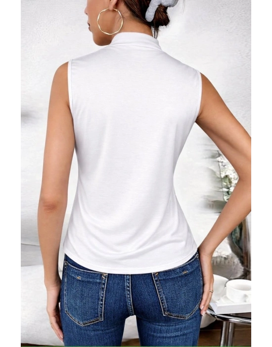 Kadın Kolsuz Hakim Yakalı Kalp Yaka Detaylı Sandy Bluz