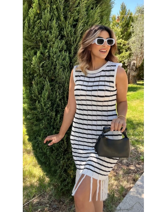 Kadın Kolsuz V Yaka Eteği Püsküllü çizgi Desen Triko Elbise