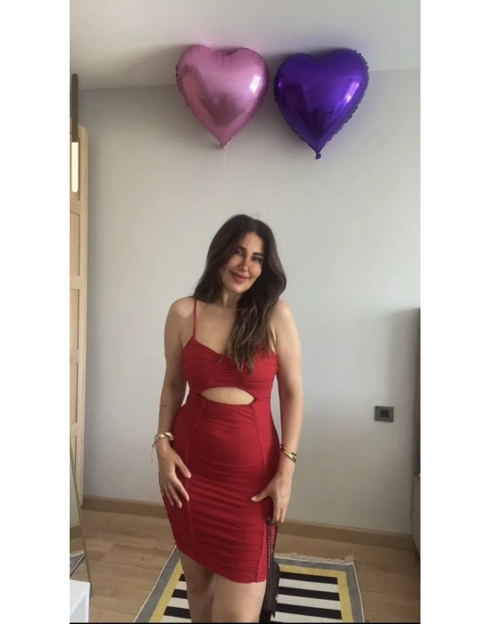 Kadın Omuz Askılı Göbek Ve Sırt Dekolteli Gipe Ve Büzgü Detay Fırsat ürün ini Elbise