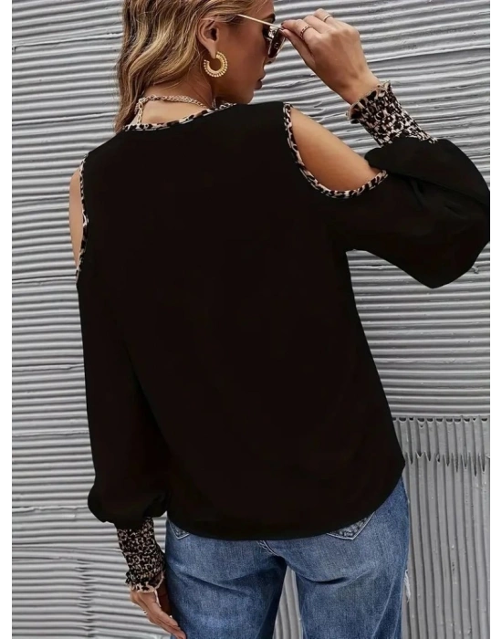 Kadın Omuzlardan Açık Yakalı önden Düğmeli Leopar Detaylı Sandy Bluz