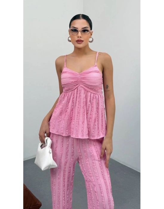 Kadın Pembe  Dokulu Askılı Üst Ve Bol Paça Pantolon 2’li Takım