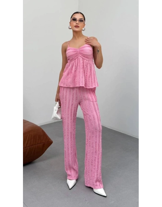 Kadın Pembe  Dokulu Askılı Üst Ve Bol Paça Pantolon 2’li Takım